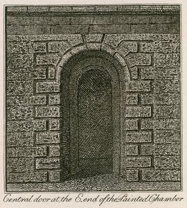 Puerta central en el extremo este de la Cámara Pintada de English School