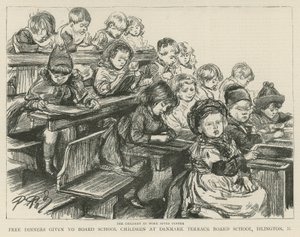 Niños trabajando después de la cena de English School