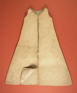 Vestido infantil (seda satinada acolchada) de English School