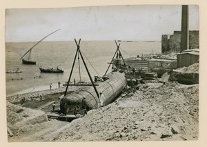 La Aguja de Cleopatra, siendo transportada desde Alejandría