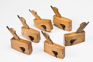 Cepillos de rebajo de compás y de suela plana, finales del siglo XIX