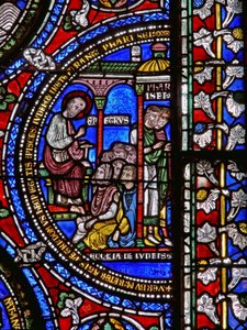 (detalle) de una de las Ventanas de la Biblia que representa a San Pedro predicando de English School