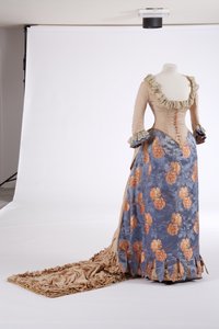 Vestido de noche, 1880s de English School