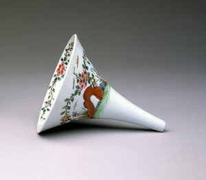 Embudo de vino Famille Rose, Porcelana de Worcester, 1753-55