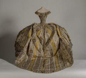Manto de muñeca de moda de English School