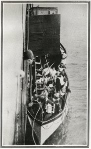 Cómo los sobrevivientes del Titanic fueron recogidos por el Carpathia, de 