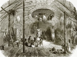 Interior de una cabaña en la isla de Kar-Nikobar de English School