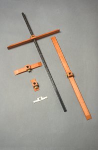 Réplica moderna de un bastón cruzado por Harriet Wynter Ltd. (marfil y madera)