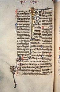 Ms.27, f.97v: Página de una copia glosada del Nuevo Testamento de English School