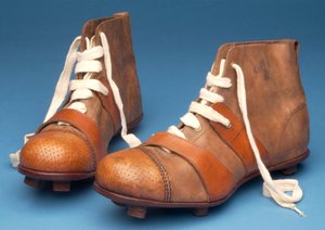 Par de botas especiales para la final de la copa con patrón de mimbre estampado en los dedos, c.1910 de English School