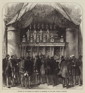Peregrinos en el Santuario de San Edmundo de Canterbury, en la Iglesia Abadía de Pontigny de English School