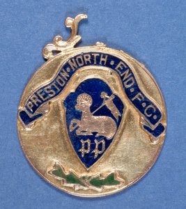Medalla del Preston North End Football Club, 1897-98 de English School