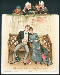 Pareja romántica en un asiento siendo observada de English School