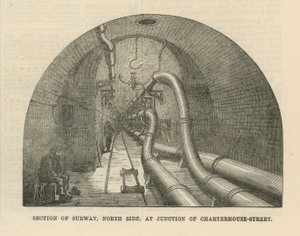 Sección del metro, lado norte, en la intersección de Charterhouse Street