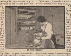 Sylvia en la cocina del 113 de Inverness Terrace, en "Sylvia Townsend Warner: A Writer Who Follows None of the Rules", Everyman New Series 4. de English School