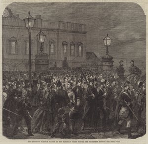 La estación de tren de Brighton en la noche del sábado antes de la revisión de voluntarios de English School
