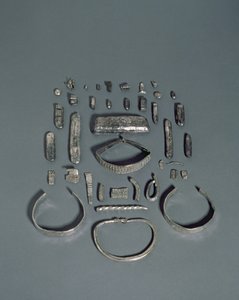 El tesoro de Cuerdale, tesoro anglosajón y vikingo, encontrado en el terraplén del río Ribble cerca de Cuerdale Hall, cerca de Preston, Lancashire, fecha terminal 901-5 d.C.