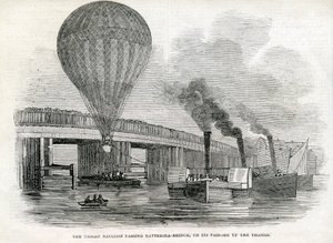 El globo Nassau pasando por el Puente de Battersea