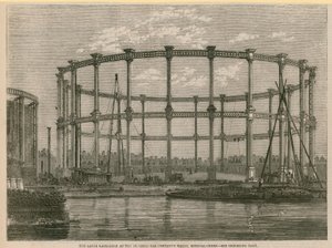 El gran gasómetro en las obras de la Imperial Gas Company, Bethnal Green, Londres