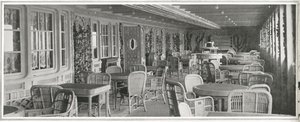 El suntuoso café parisino en el Titanic, con su enrejado y plantas trepadoras, de 