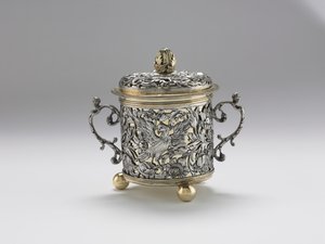 Copa de dos asas, 1677 de English School
