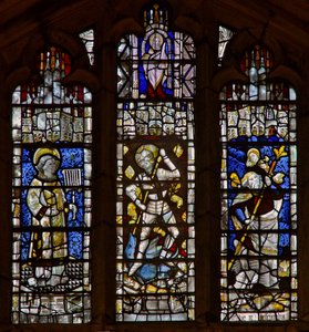 Ventana oeste que representa a San Cristóbal, San Jorge, San Lorenzo de English School