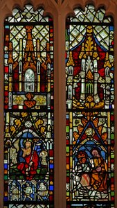 Ventana Ew que representa la Resurrección; la Coronación de la Virgen de English School