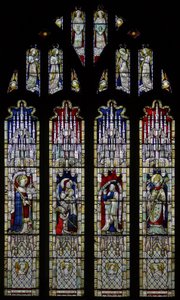 Ventana Ew que representa la ventana este: el vidrio aquí originalmente provino de la iglesia en Stretton Sugwas de English School