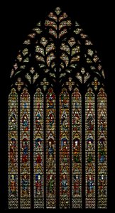 Ventana Ww que representa arzobispos, Apóstoles, la Anunciación, Natividad, Resurrección, Ascensión, Coronación de la Virgen
