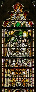 Ventana c7 que representa la Coronación de la Virgen de English School