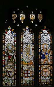 Ventana n3 que representa a San Patricio, San Jorge, San Andrés de English School