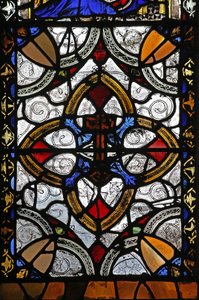 Ventana n4 que representa grisalla y emblema de San Pedro de English School