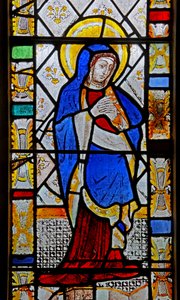 Ventana n4 que representa a la Virgen María de English School