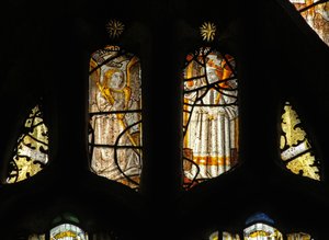 Ventana s1 que representa la Jerarquía angélica: Principados? Dominaciones?
