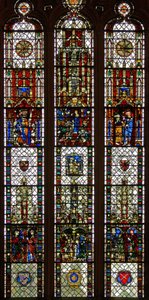 Ventana w31 que representa una ventana compuesta con San Edmundo, San Guillermo, San Jorge, Anunciación, Adoración de los Magos de English School