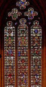 Ventana w42 que representa la ventana de Peter de Dene con escenas de la Vida de Santa Catalina de English School