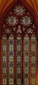 Ventana w61 que representa escenas de la vida de San Tomás Becket: también Santa Margarita, San Nicolás, San Juan Bautista y San Edmundo
