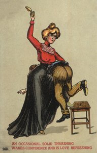 Mujer golpeando a su esposo con un zapato