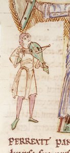 f.218v Detalle de una "T" inicial habitada que representa a un hombre tocando un rabel, del "Passionale", c.1110 (vitela)