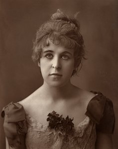 Miss Norreys, actriz británica de Ernest Barraud