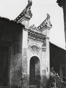 Hunan, Entrada de la casa (foto en blanco y negro) de Ernst Boerschmann