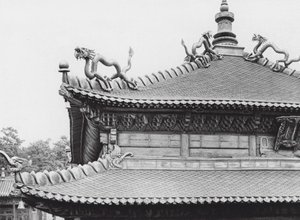 Jehol, Hingkung, Chihli, Techo de bronce dorado (foto b/n) de Ernst Boerschmann