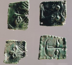 Exvoto en placa de bronce que representa ojos. Artefactos del Santuario de Reithia Este (Venecia). Civilización etrusca, siglo V-IV a.C.