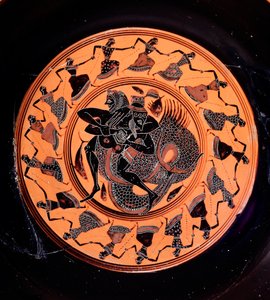 Kylix de terracota que representa a Hércules luchando con Tritón, rodeado por diecisiete nereidas danzantes, siglo VI a.C.