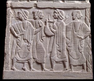 Escena de danza, bajo relieve de lápida de mármol
