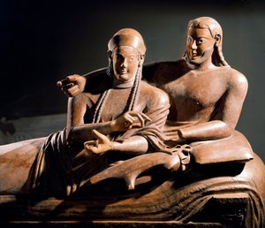 Arte etrusco: Sarcófago de los esposos, grupo esculpido en terracota de una pareja en la cama funeraria (detalle), de Cerveteri, Italia. 525-500 a.C. París, Museo del Louvre
