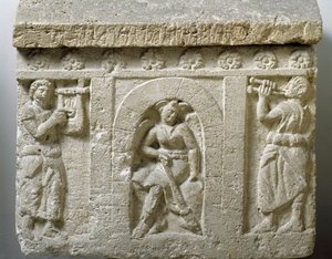 Arte etrusco: "la Lasa, Genio de la Muerte en la entrada del Infierno". Bajo relieve de una urna de Chiusi. Siglo III o II a.C. Palermo, Museo Arqueológico Nacional