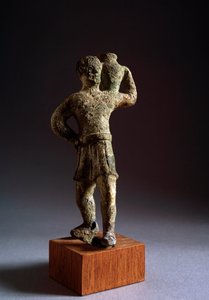 Civilización etrusca: oferente - Escultura de bronce, siglo III - II a.C. Dim 12,3 cm De Brolio, Italia Volterra, Museo Guarnacci de Etruscan Etruscan