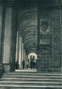 Entrada del Vaticano desde la Plaza de San Pedro, Roma, Italia, 1927 de Eugen Poppel