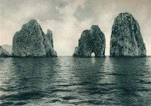 Los Faraglioni, Capri, Italia, 1927 de Eugen Poppel